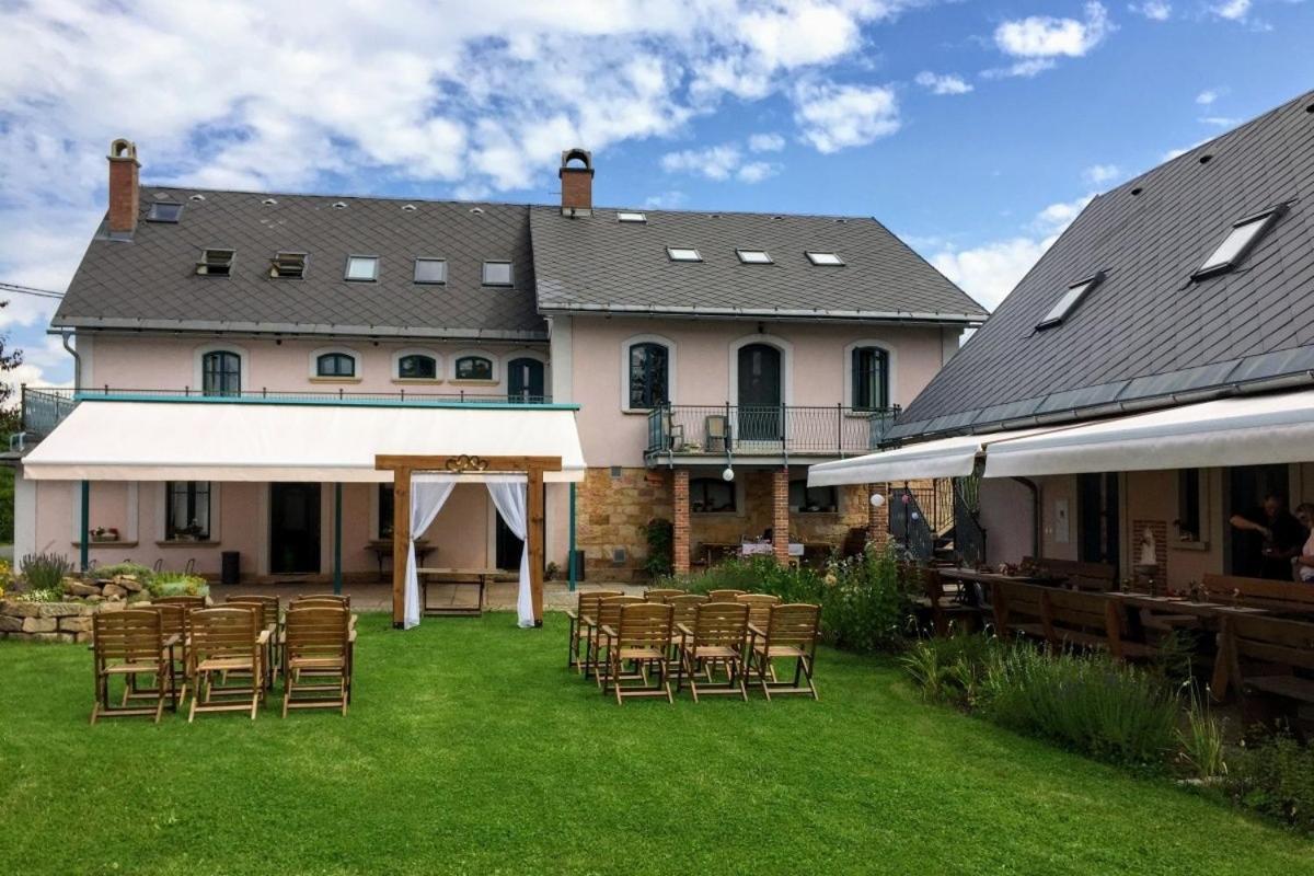 Na Kopecku Ad 1795 - Penzion S Restauraci A Wellness V Podkrkonosi Dvůr Králové nad Labem Exterior foto
