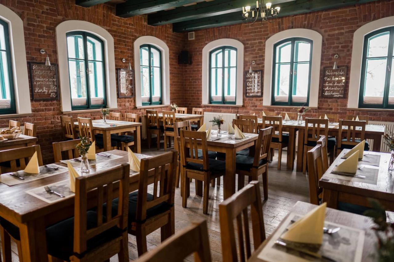 Na Kopecku Ad 1795 - Penzion S Restauraci A Wellness V Podkrkonosi Dvůr Králové nad Labem Exterior foto